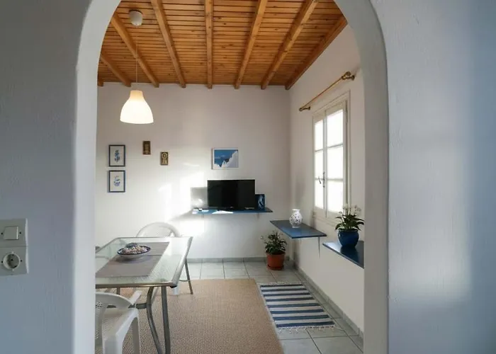 Authentic Traditional Near Σπίτι διακοπών Ορνός